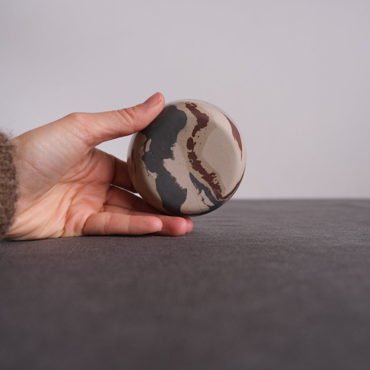 Palinopsia_Marble_Ceramics_Jupiter_Dinnerware-31_8370c5f2-5212-457c-bb69-9f5dd4a5d403.jpg