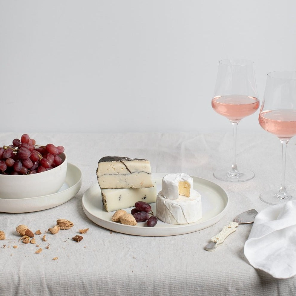 Malo in Milk 24 Piece Dinnerware Set